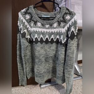 Maurices Gray and White Patterned Sweater